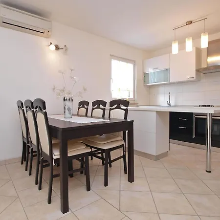 Fuer 4 Personen Ca 60 Qm In Rovinj, Istrien Istrische Riviera *